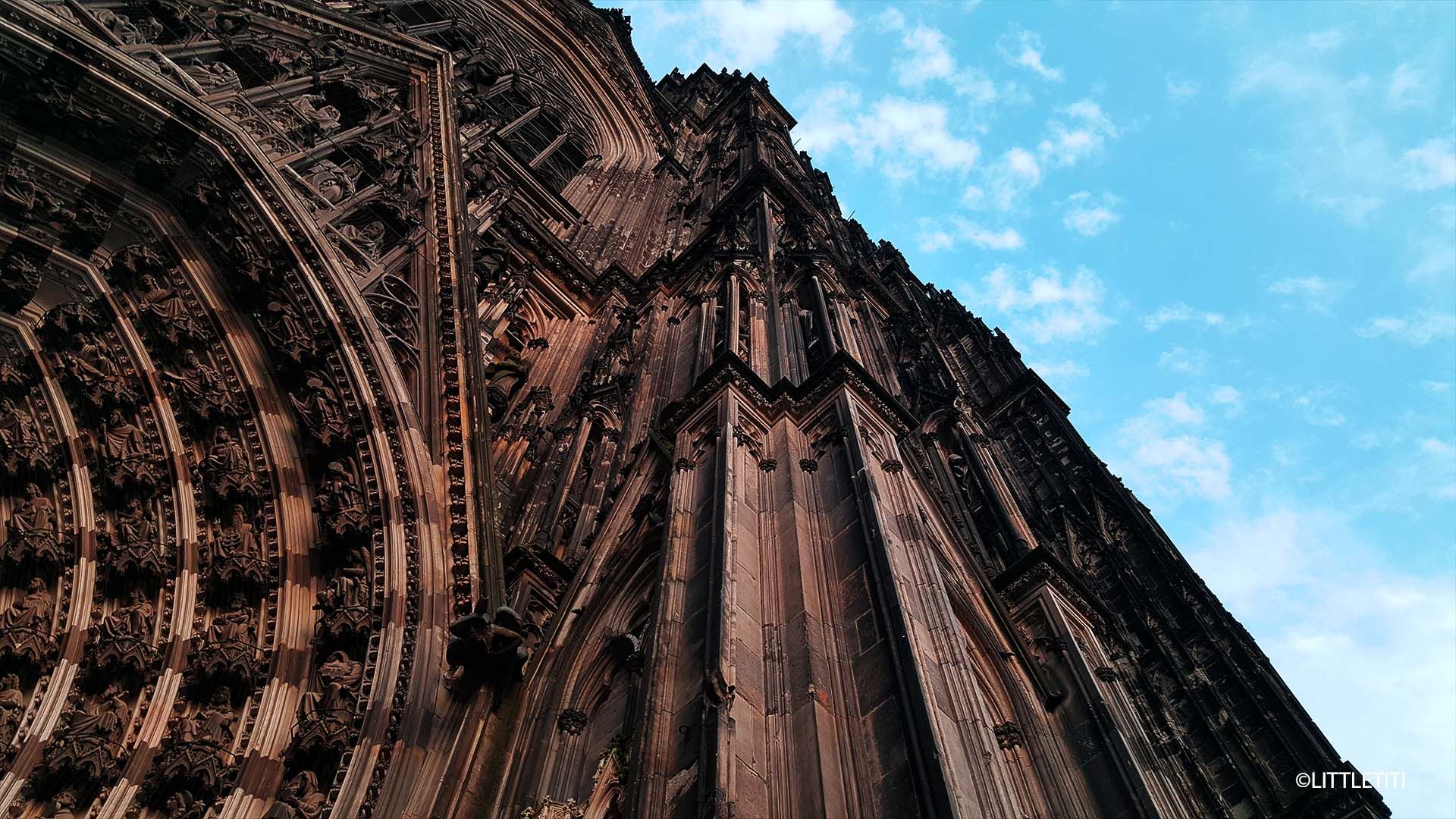 La cathédrale de Cologne au coucher du soleil